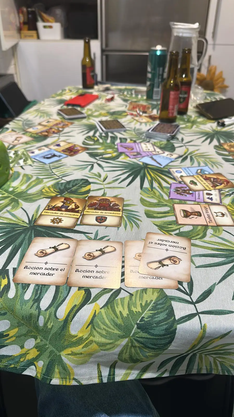 Hashiban fan die trots met het spel poseert